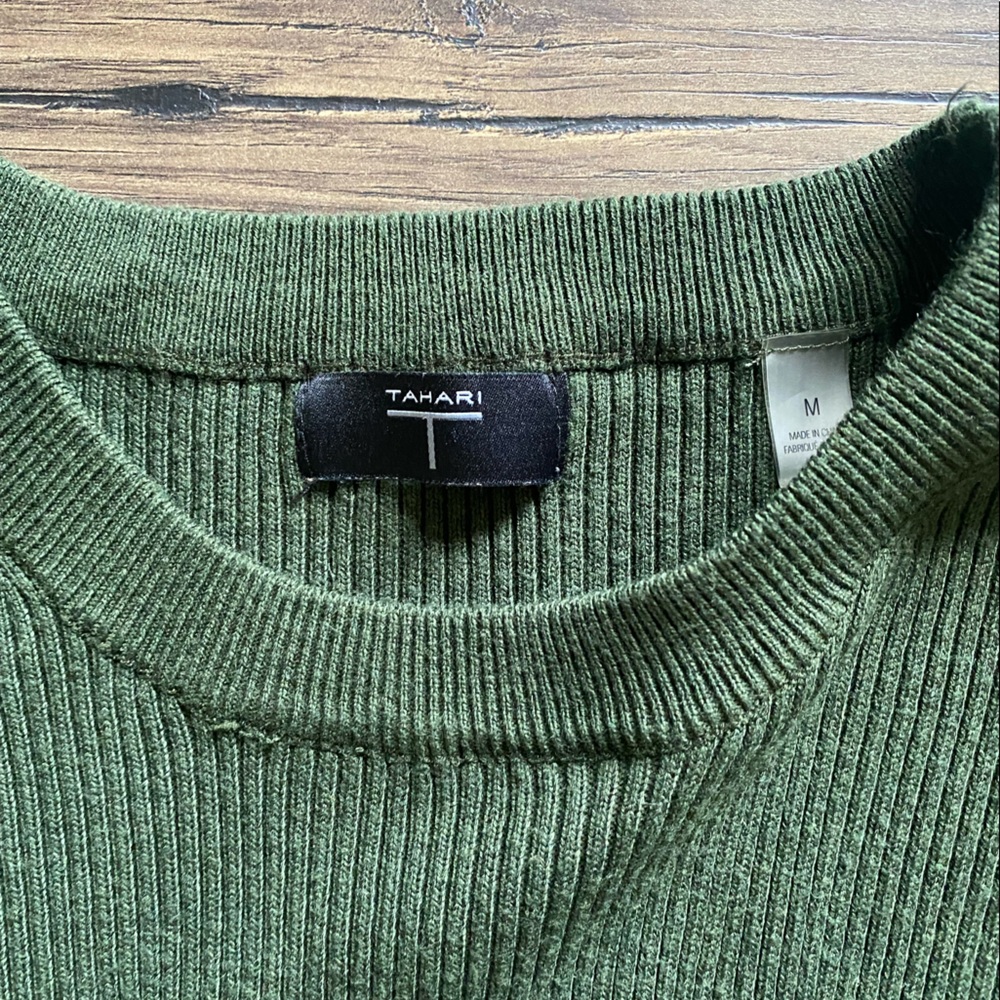 Green sweater - Picture 3 of 3